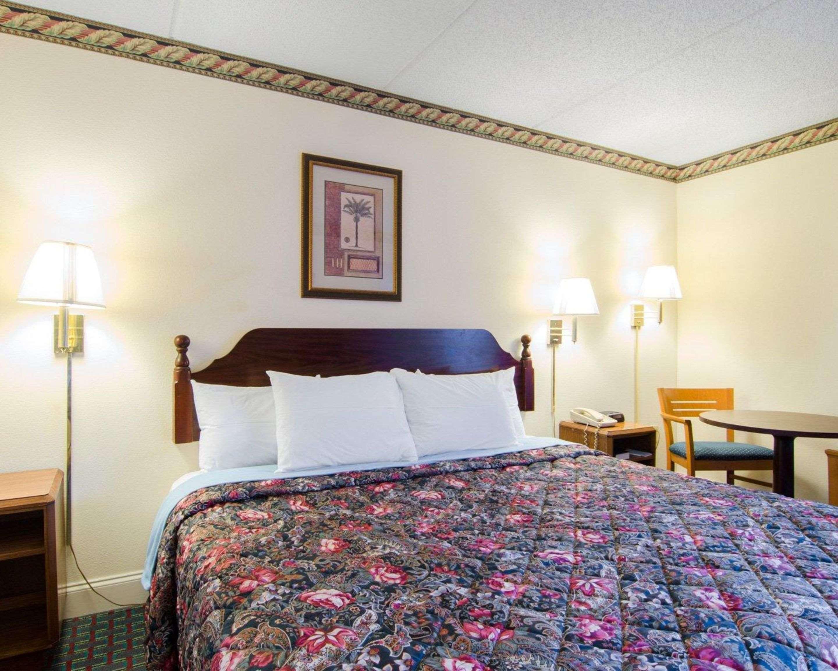 Rodeway Inn Norcross Exterior foto