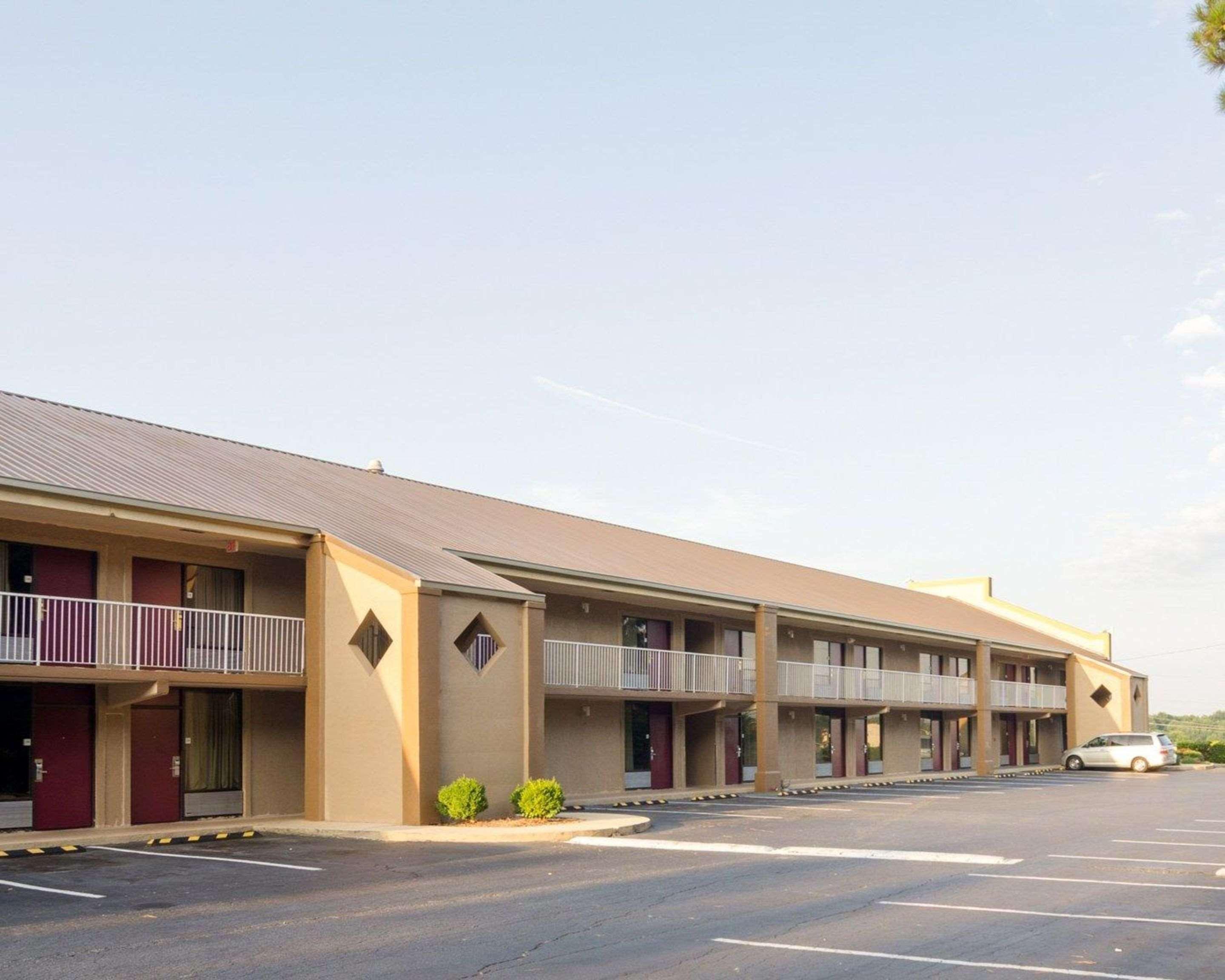 Rodeway Inn Norcross Exterior foto