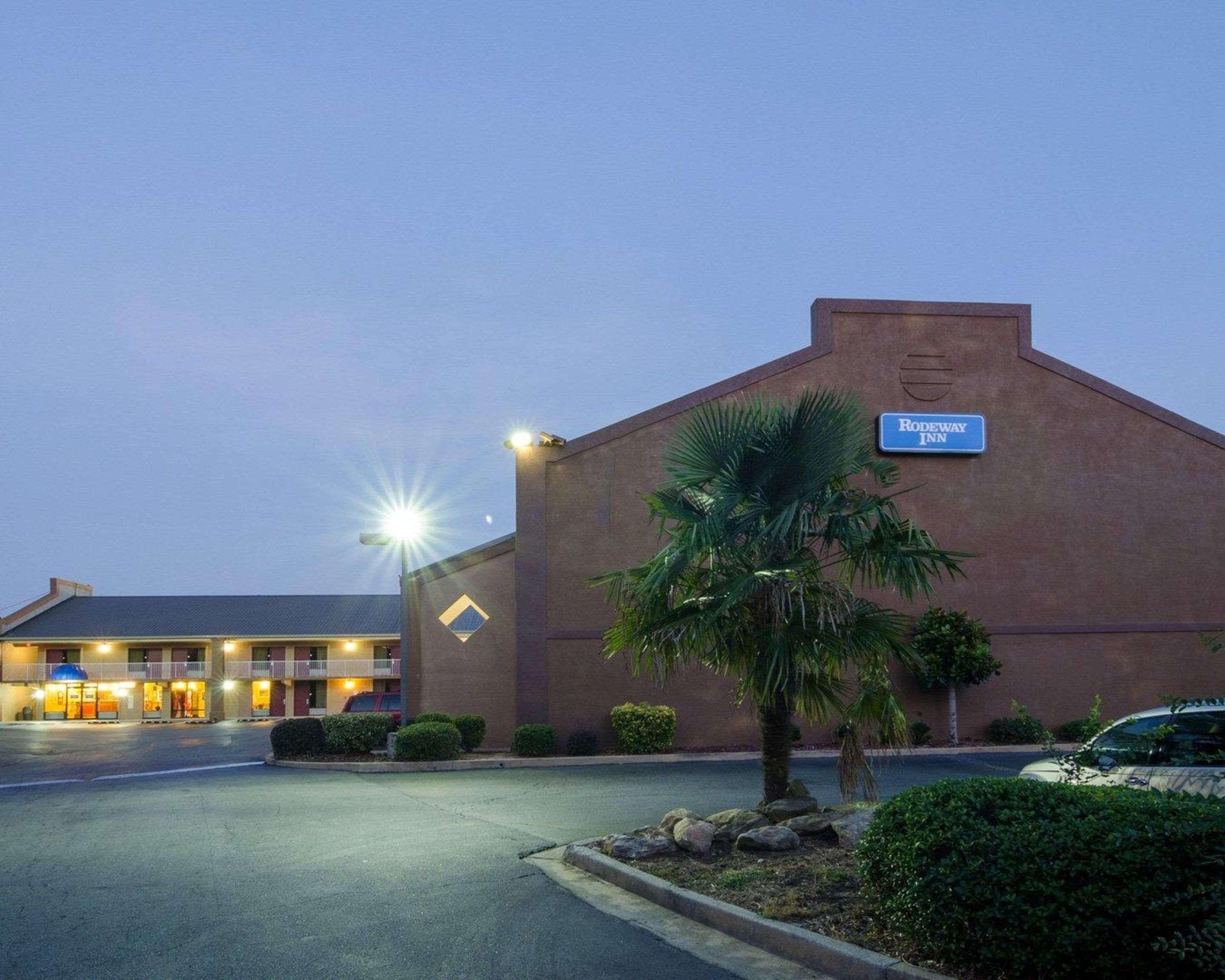 Rodeway Inn Norcross Exterior foto