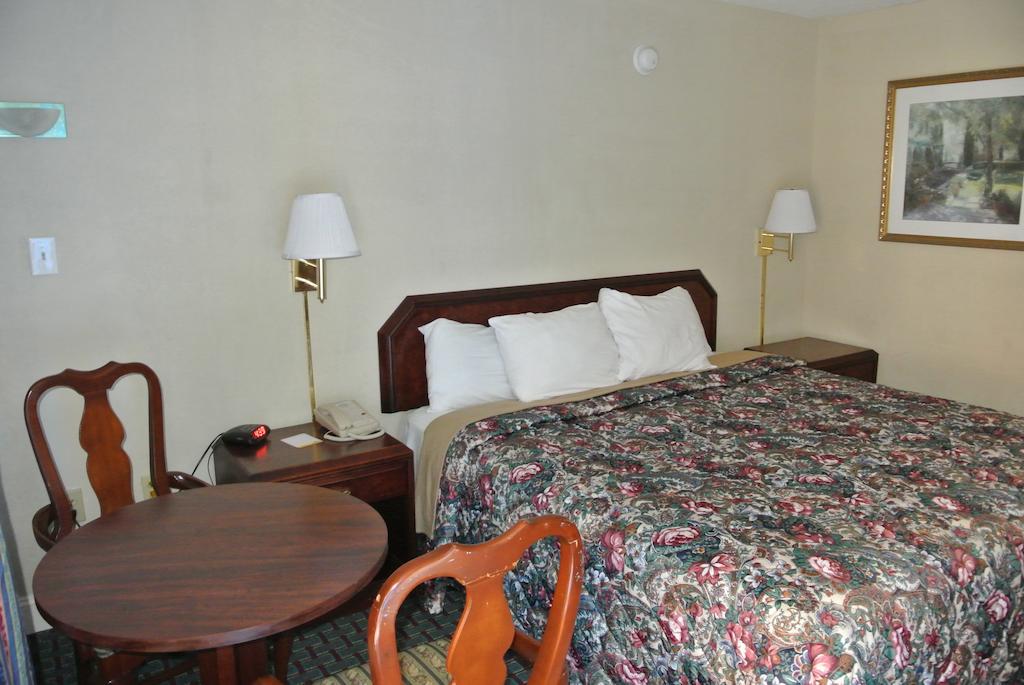 Rodeway Inn Norcross Quarto foto